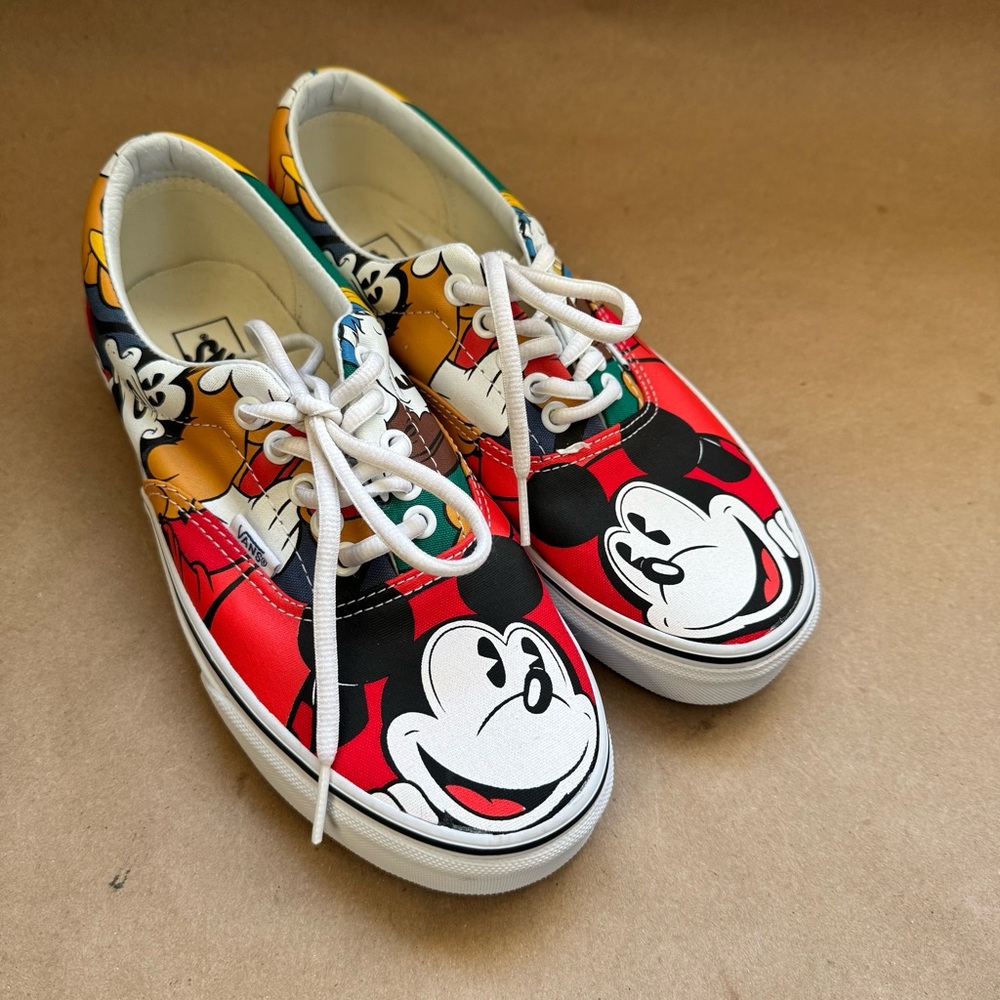 NWOT Unisex Vans x Disney Era Mickey and Friends Sneakers. M 7.5/W 9